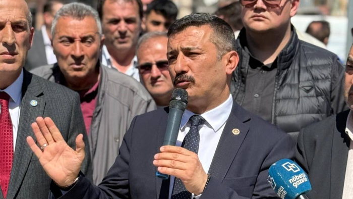 Bursa'da İki Belediye Başkanı AK Parti'ye Geçti, İYİ Parti'den Sert Tepki