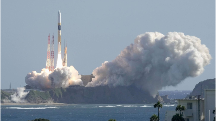 UZAY SAVAŞLARI ve AY’IN İŞGALİ