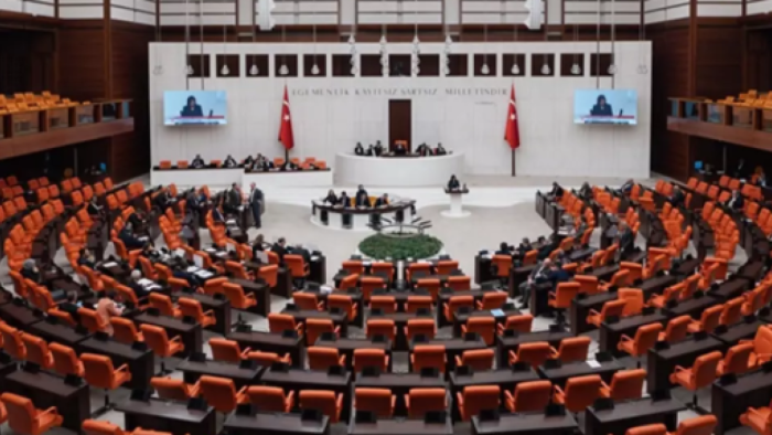 Davutoğlu ve Erbakan'dan Yeni Anayasa Tartışmalarına Ortak Ret: Dört Parti Veto Etti