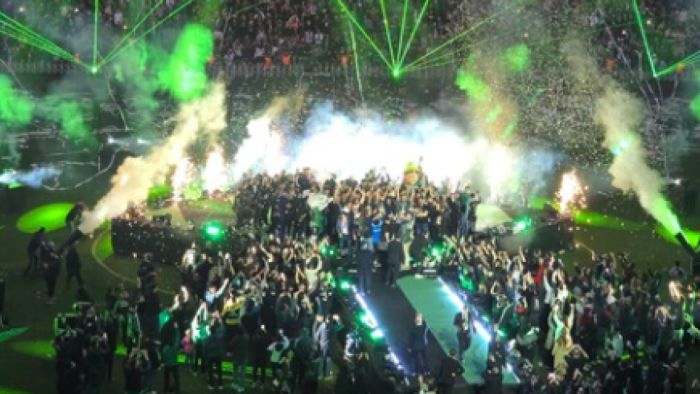 Şampiyon Kocaelispor Kupasına Kavuştu! Binlerce Taraftar Zaferi Kutladı