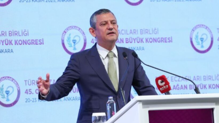 CHP Lideri Özel'den Eczacılara "Kamucu" Sağlık Vaadi