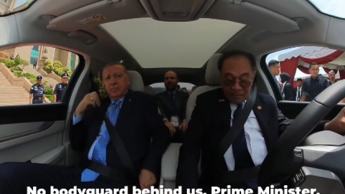 Malezya’da Togg Sürprizi: Erdoğan ve Enver İbrahim Test Sürüşü Yaptı