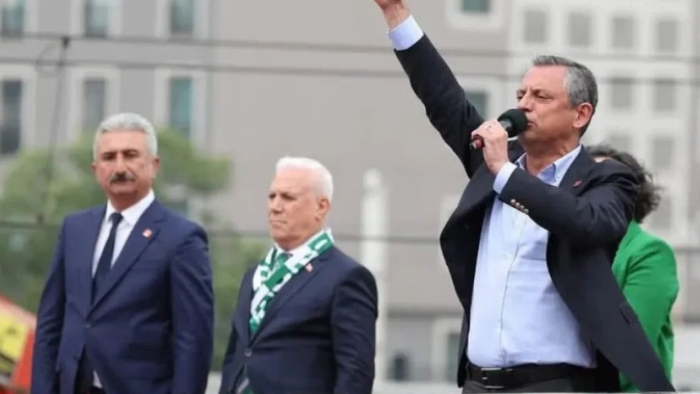 CHP Lideri Özel'den Erdoğan'a "Barış Güvercini" Yanıtı: Bursa Mitinginde İmamoğlu'na Destek ve Erken Seçim Mesajı