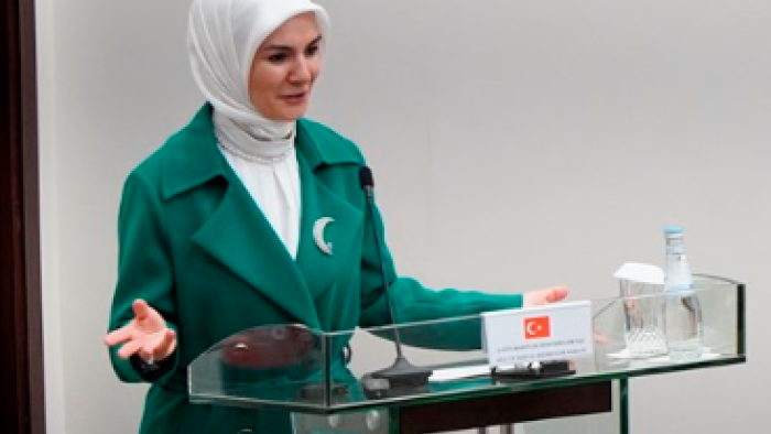 Aile ve Gençlik Fonu'na başvuru şartlarını açıkladı