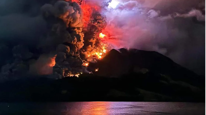 Endonezya'daki Ruang Yanardağı Patlaması Atmosferi Nasıl Etkiliyor?