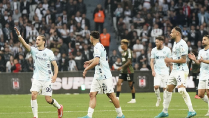 Beşiktaş Farklı Galibiyetle 3. Sıraya Yerleşti!
