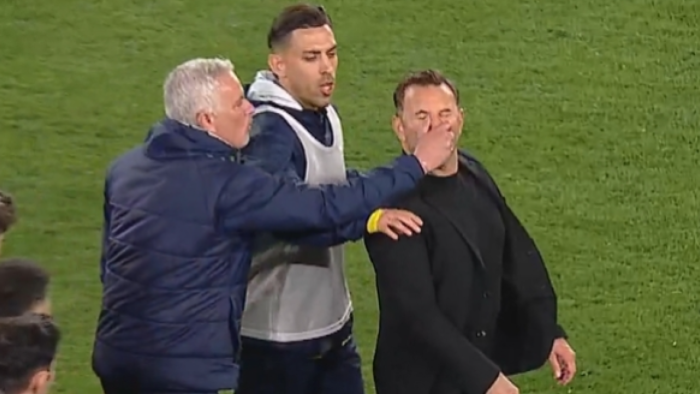 Derbi Sonrası Şok Eden Olay: Mourinho'dan Okan Buruk'a Tartışmalı Müdahale!