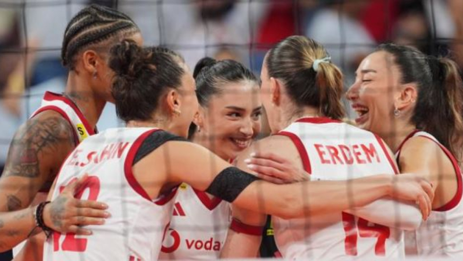 Filenin Sultanları Finalde: Sırbistan’ı 3-0’la Geçen Türkiye, Şampiyonluk İçin İtalya ile Karşılaşacak
