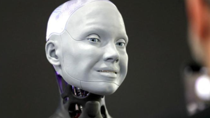 Teknoloji Devlerinin Yapay Zeka ile İnsansı Robotlara Dönüşüm Yarışı