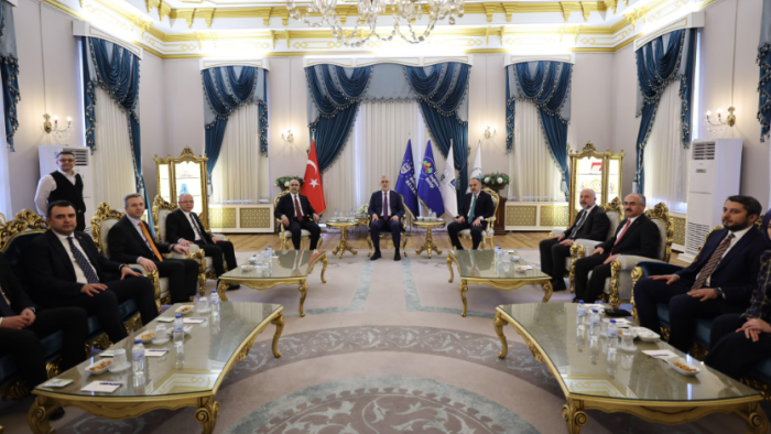 Çalışma ve Sosyal Güvenlik Bakanı Işıkhan Bursa'da Ziyaretlerde Bulundu