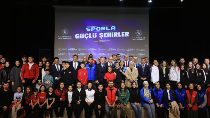 Bilim ve Teknolojiyi Takip Eden, Vatansever Gençliğe İhtiyacımız Var