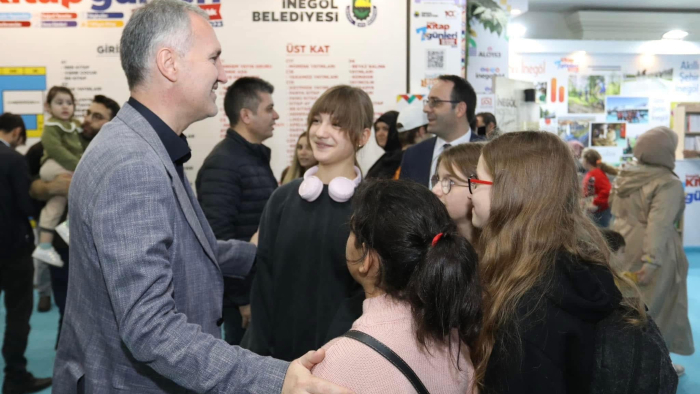 İnegöl 9. Kitap Günleri Başlıyor: Ünlü Yazarlar ve Binlerce Kitap İnegöllülerle Buluşuyor